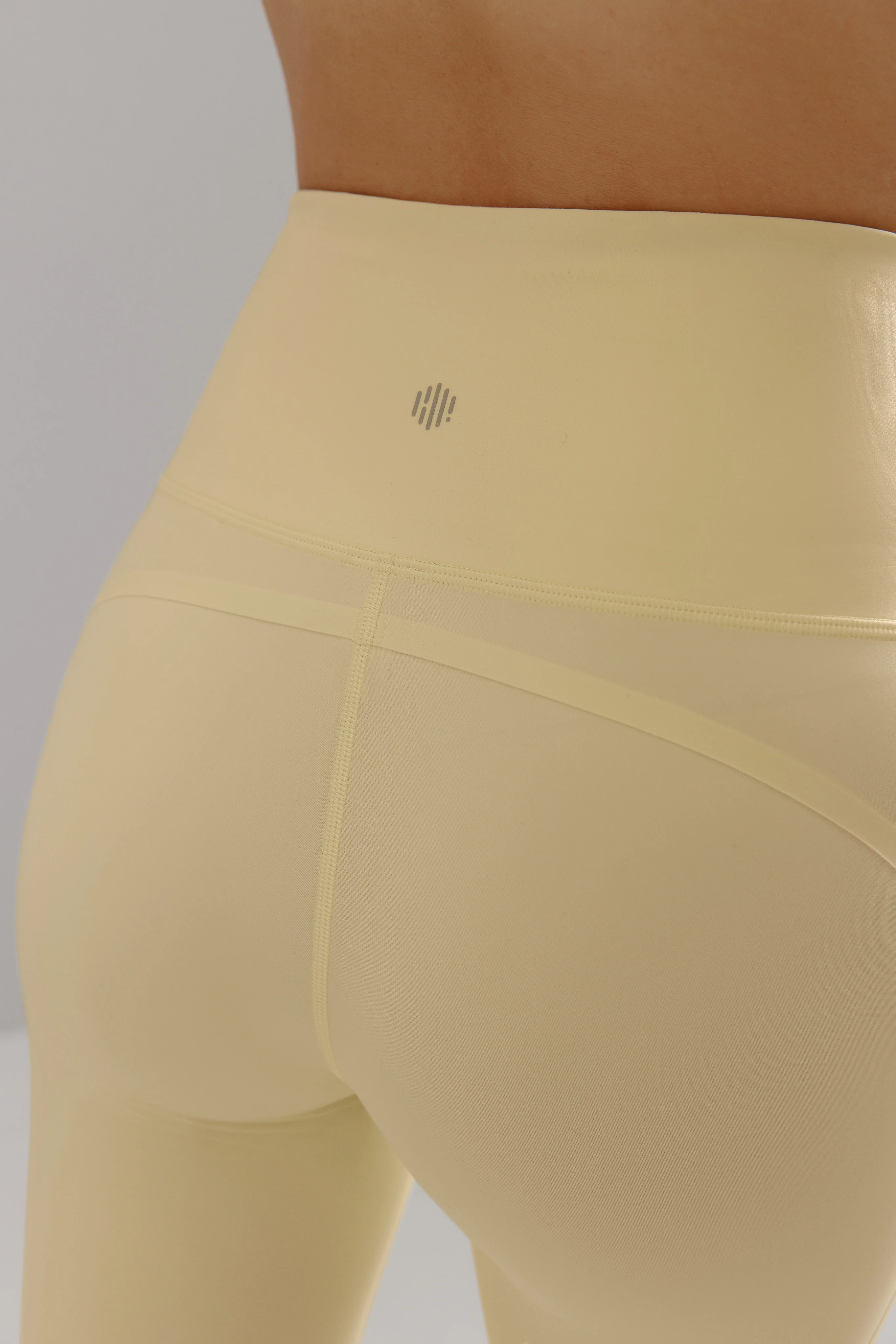 Core Medium Support Leggings - Image 4