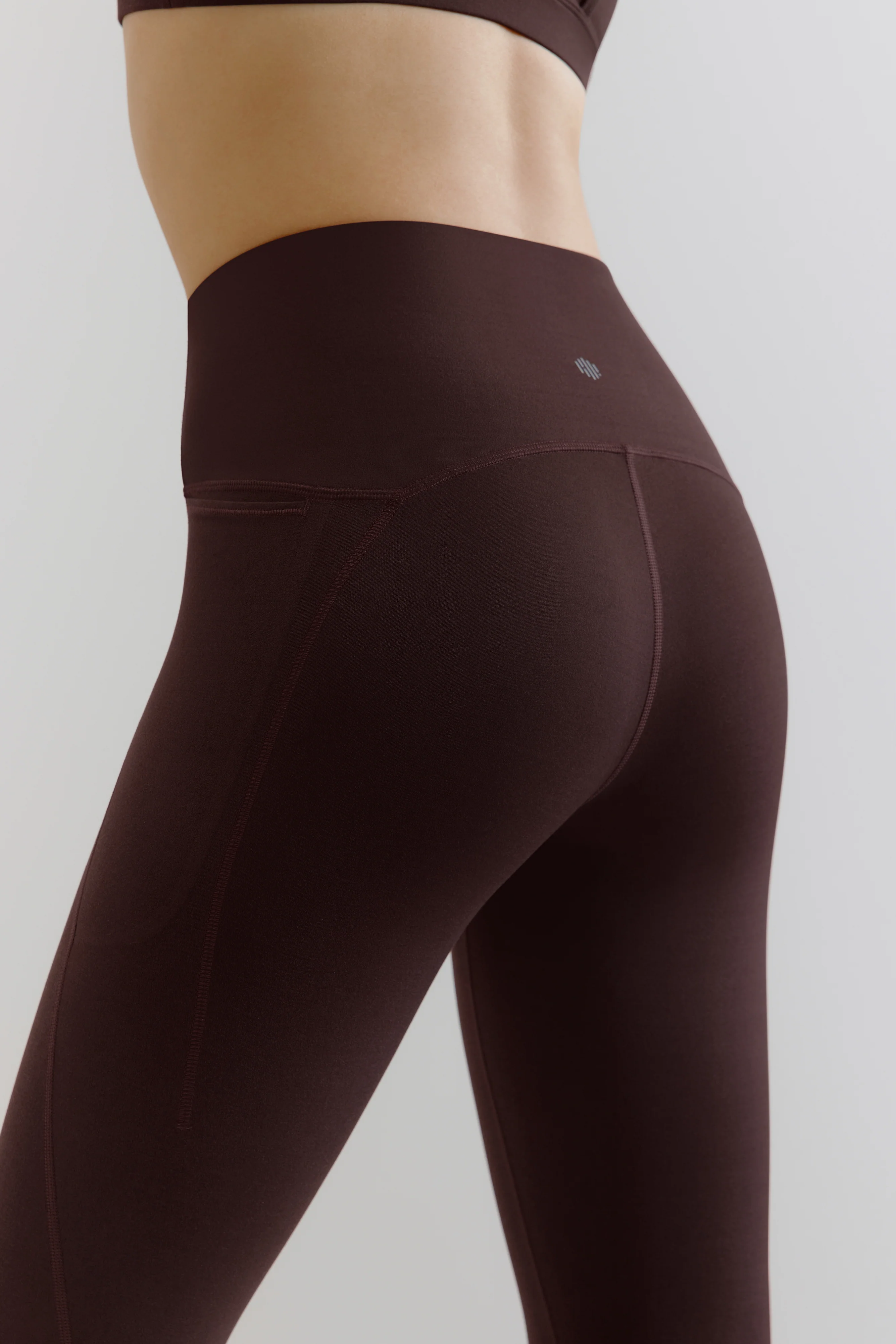 NEIWAI ACTIVE X NYCB Mousse Medium Support Leggings - Image 11