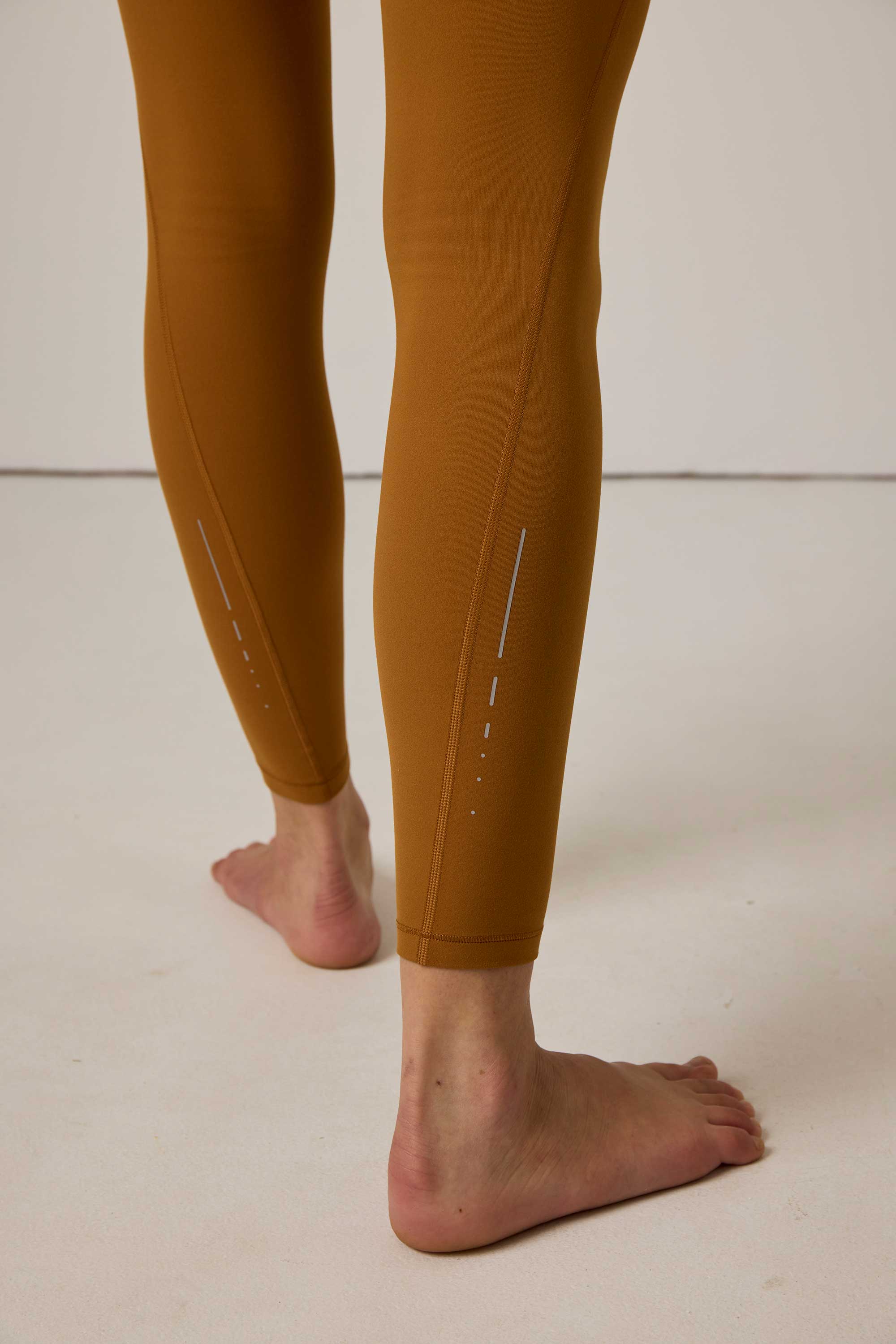 NEIWAI ACTIVE X NYCB Mousse Medium Support Leggings - Image 12