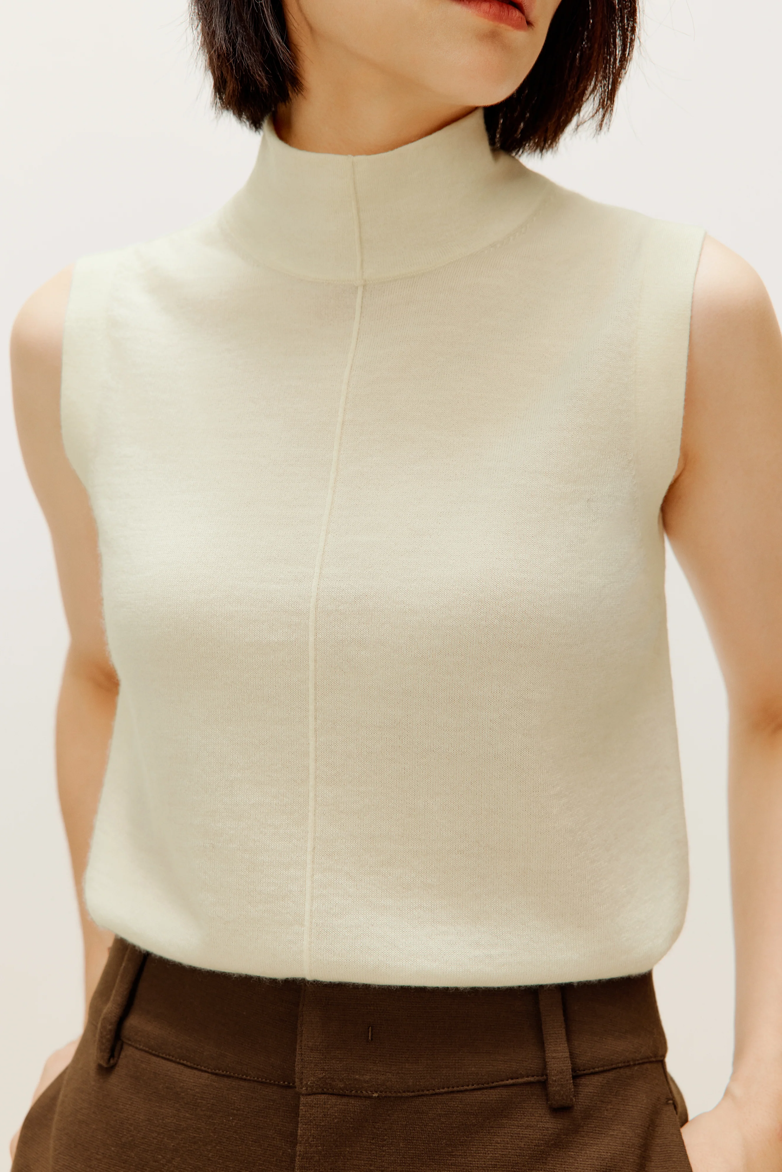 Silky Wool Mock Neck Sleeveless Sweater - Image 3